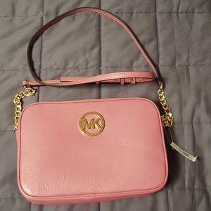 Michael Kors Fulton crossbody color tulip